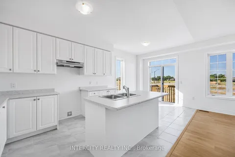 1 Mission St, Wasaga Beach, ON L6Z 0L8