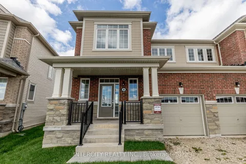 9 Mission St, Wasaga Beach, ON L9Z 0L8