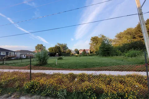 210 Sutherland Street, ON L0M 1S0