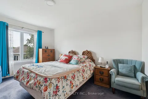 24 Todd Dr, Barrie, ON L4N 9K6