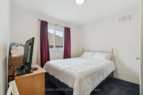 24 Todd Dr, Barrie, ON L4N 9K6