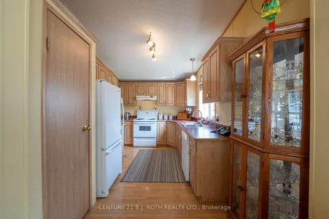 1390 Fox St, Severn, ON L3V 0V4