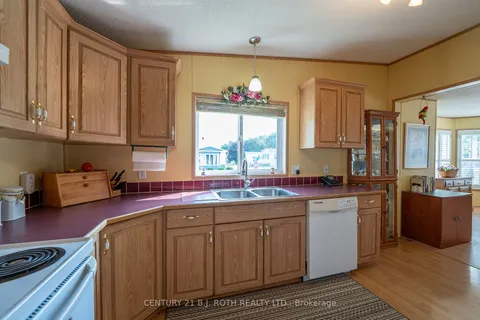 1390 Fox St, Severn, ON L3V 0V4