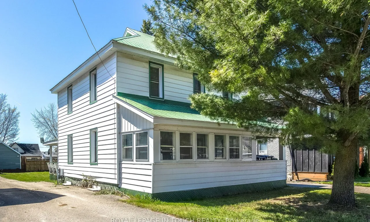 30 Maria St, Penetanguishene, ON L9M 1L5