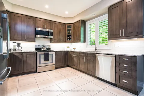 101 Jewel House Lane, Barrie, ON L4N 5X1