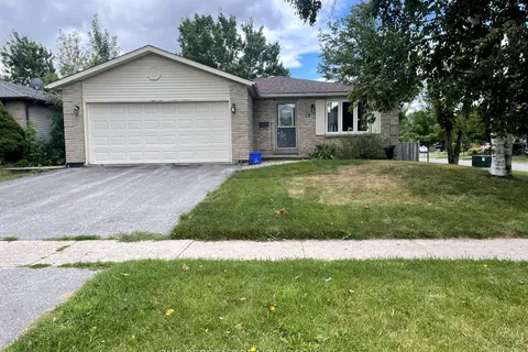 18 Craig Cres, Barrie, ON L4N 5X2