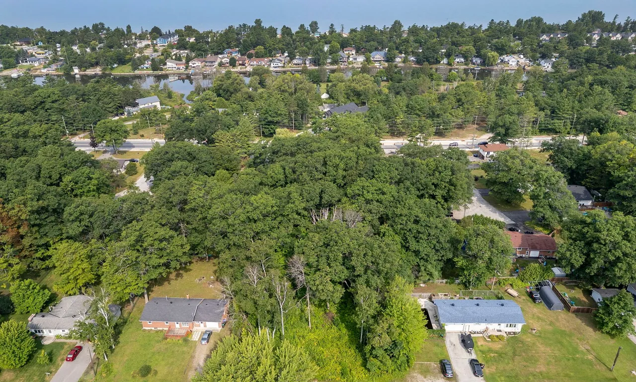 80 Antigua Dr, Wasaga Beach, ON L9Z 2S3