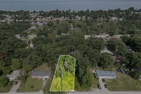 80 Antigua Dr, Wasaga Beach, ON L9Z 2S3