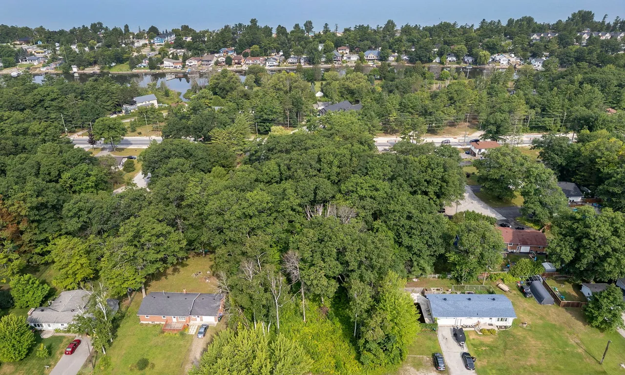 76 Antigua Dr, Wasaga Beach, ON L9Z 2S3