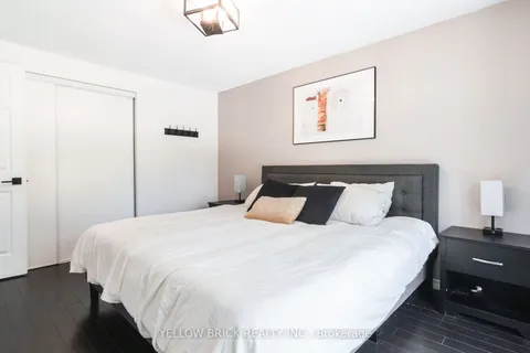 17 Wessenger Dr, Barrie, ON L4N 8R3