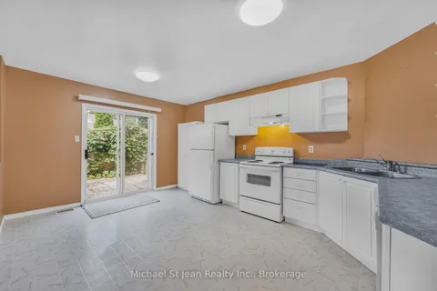 2 Mapleton Ave, Barrie, ON L4N 7M2