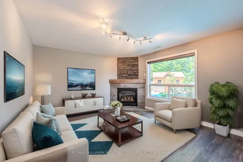 36 Glen Oak Crt, Barrie, ON L4M 6M4
