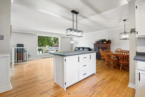 18 Centennial Ave, Springwater, ON L0L 1P0
