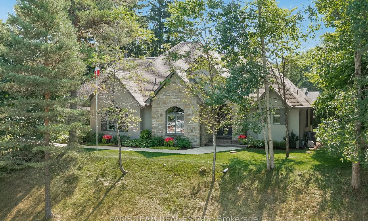 1 Bunker Pl, Oro-Medonte, ON L0L 2L0