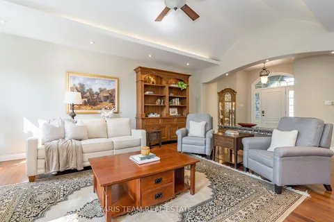 1 Bunker Pl, Oro-Medonte, ON L0L 2L0