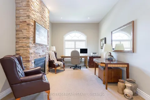 1 Bunker Pl, Oro-Medonte, ON L0L 2L0