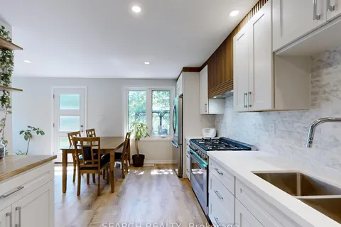 71 Lakeshore Rd, Oro-Medonte, ON L0L 2E0
