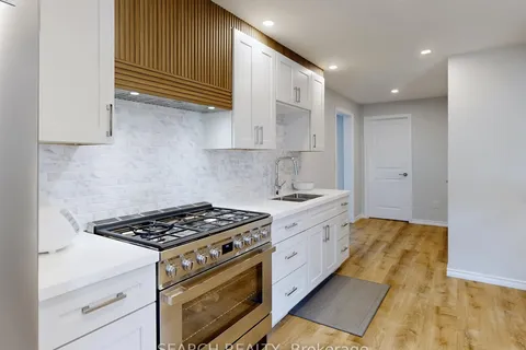 71 Lakeshore Rd, Oro-Medonte, ON L0L 2E0