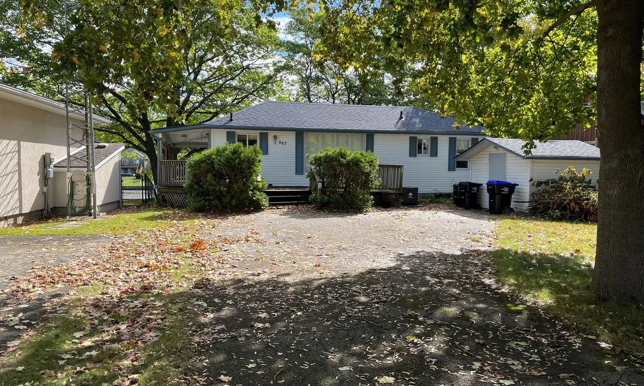 867 Mosley St, Wasaga Beach, ON L9Z 2H5