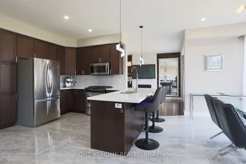 72 Lockerbie Cres, Collingwood, ON L9Y 0Y8