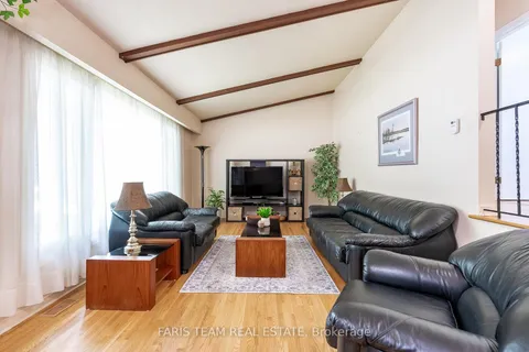 356 Grenville Ave, Orillia, ON L3V 2Y1