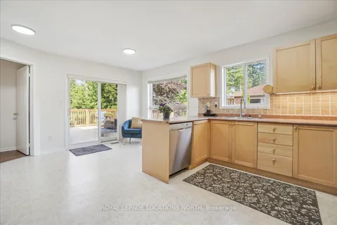 166 58th St, Wasaga Beach, ON L9Z 1N9