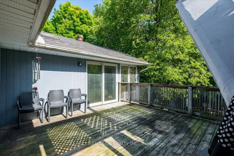16 Tower Cres, Barrie, ON L4N 2V2