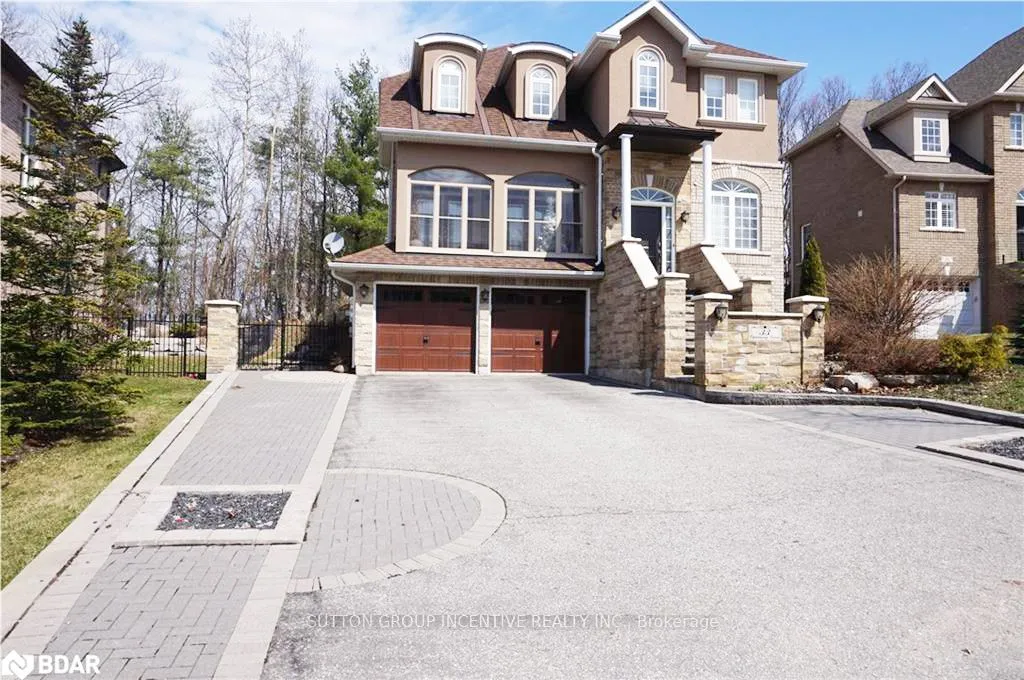 33 Cumming Dr, Barrie, ON L4N 0C5