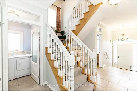 33 Cumming Dr, Barrie, ON L4N 0C5