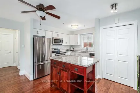 96 Lockhart Rd, Collingwood, ON L9Y 4L6