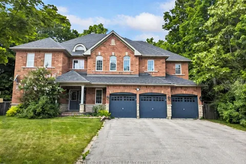41 Camelot Sq, Barrie, ON L4M 0C3