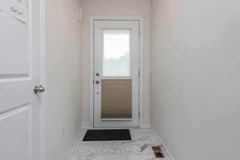 1 Leggott Ave, Barrie, ON L4M 0K7