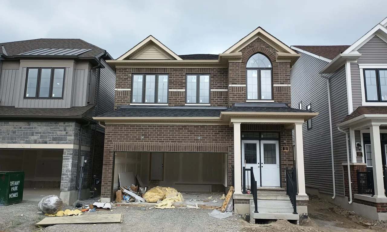 32 ROCHESTER Dr, Barrie, ON L9J 0W1