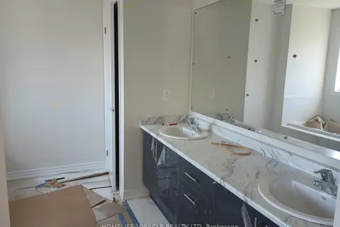 32 ROCHESTER Dr, Barrie, ON L9J 0W1