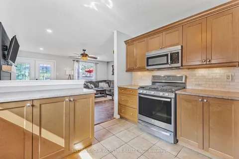 35 O&apos;Neill Circ, Springwater, ON L0L 2K0
