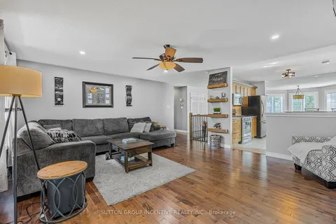 35 O&apos;Neill Circ, Springwater, ON L0L 2K0