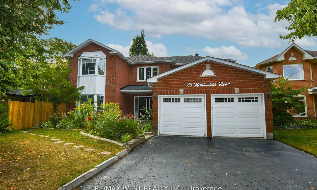 25 Meadowlark Rd, Barrie, ON L4M 6C8