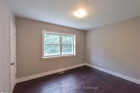 99 NORTH St, Orillia, ON L3V 2E6