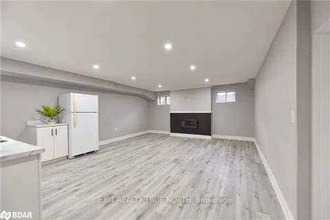 99 NORTH St, Orillia, ON L3V 2E6