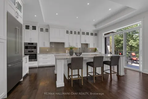 105 Mennill Dr, Springwater, ON L0L 1Y3