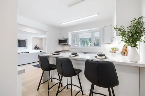 36 Queen St, Barrie, ON L4M 1Z1
