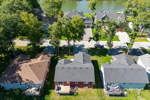 53 Edgewater Rd, Wasaga Beach, ON L9Z 2W3