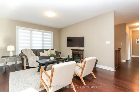 53 Edgewater Rd, Wasaga Beach, ON L9Z 2W3