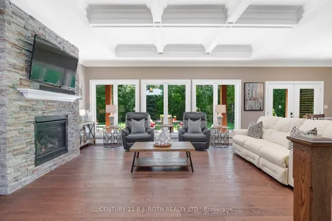 110 Mennill Dr, Springwater, ON L0L 1Y3