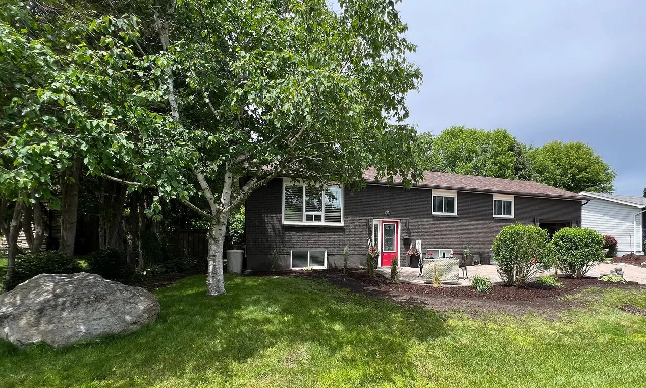 22 Patterson Pl, Barrie, ON L4N 6T2