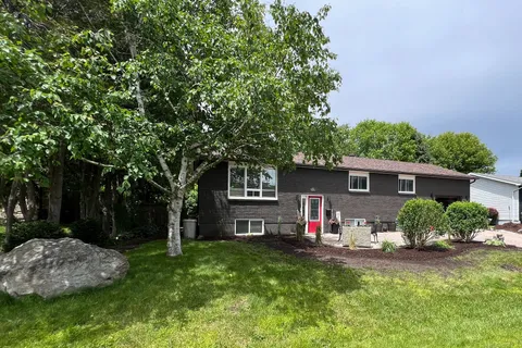 22 Patterson Pl, Barrie, ON L4N 6T2
