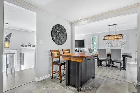 22 Patterson Pl, Barrie, ON L4N 6T2