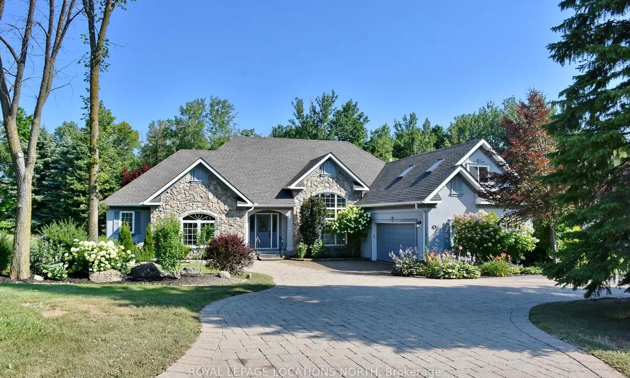 4 Laurel Blvd, Collingwood, ON L9Y 5A8