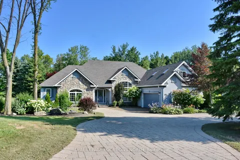 4 Laurel Blvd, Collingwood, ON L9Y 5A8