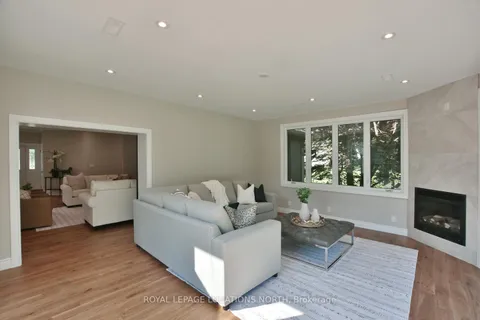 4 Laurel Blvd, Collingwood, ON L9Y 5A8